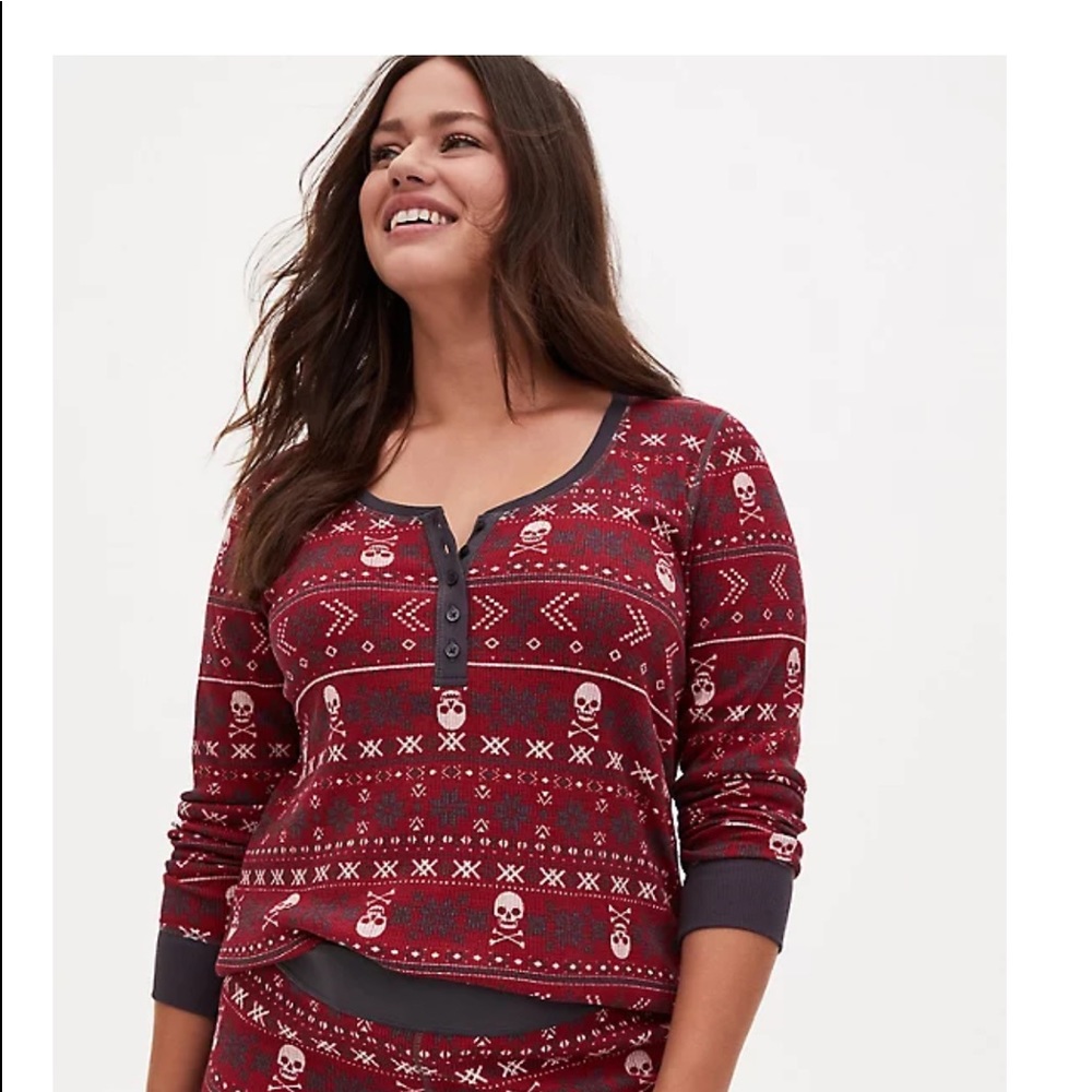 Nwt Torrid Skull design Thermal Sleep Henley Top